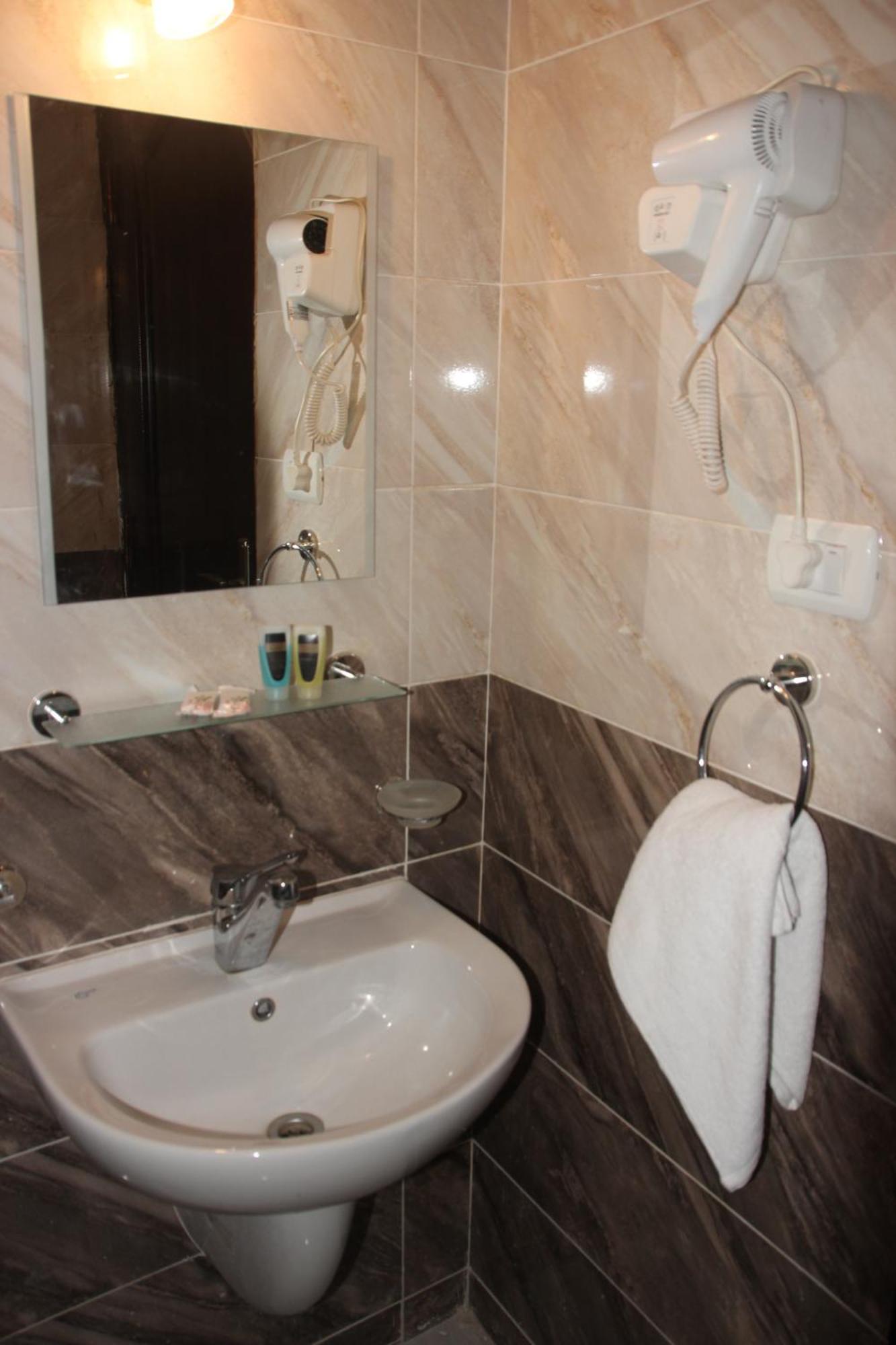Farida Pyramids Boutique Hotel Kafret el-Gabal Exterior foto
